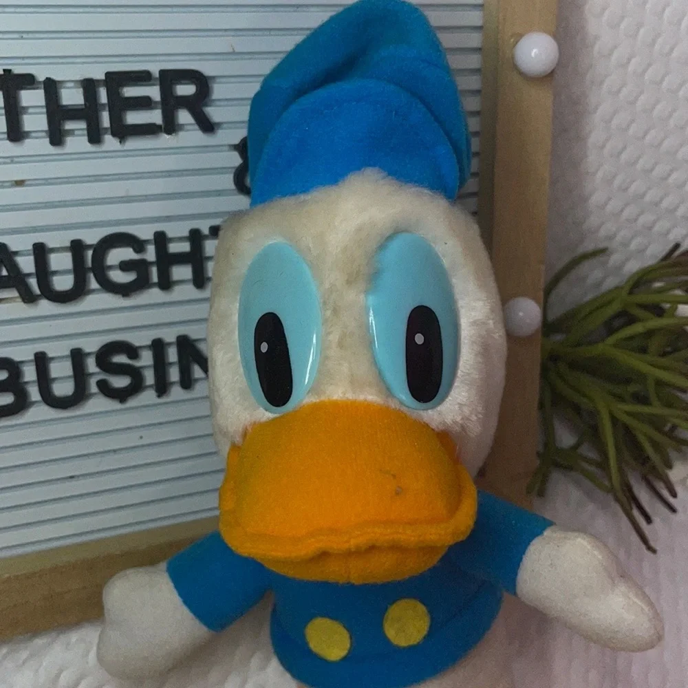 Vintage Walt Disney Mickey's Christmas Carol Donald Duck 8